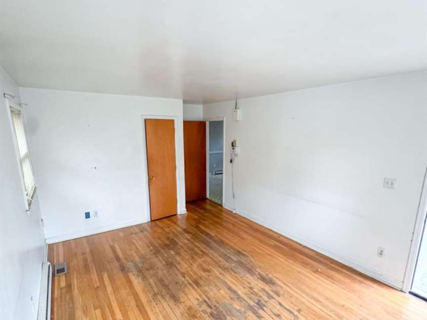 6115 Amberly Lane, Charlotte, NC 28213.  MLS# CAR4243029, YatesRealty ID 5887. 