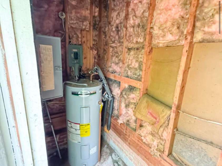 6115 Amberly Lane, Charlotte, NC 28213.  MLS# CAR4243029, YatesRealty ID 5887. 