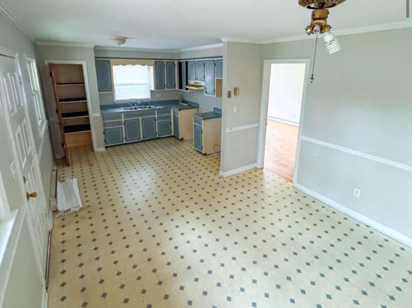 6115 Amberly Lane, Charlotte, NC 28213.  MLS# CAR4243029, YatesRealty ID 5887. 