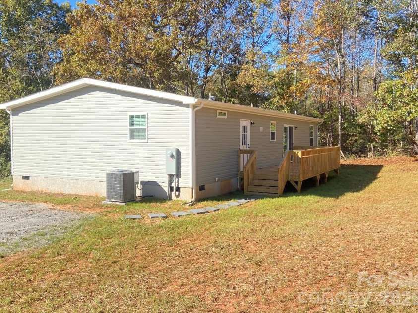 1714 Old Amherst Circle, Morganton, NC 28655.  MLS# CAR4435906, YatesRealty ID 58880. 
