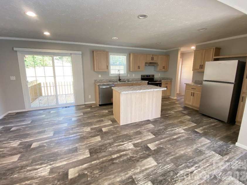 1714 Old Amherst Circle, Morganton, NC 28655.  MLS# CAR4435906, YatesRealty ID 58880. 