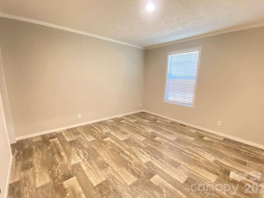 1714 Old Amherst Circle, Morganton, NC 28655.  MLS# CAR4435906, YatesRealty ID 58880. 