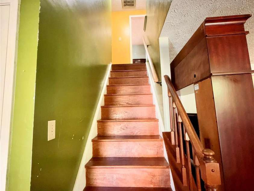 8400 Mayerling Drive, Charlotte, NC 28227.  MLS# CAR4438386, YatesRealty ID 58886. 