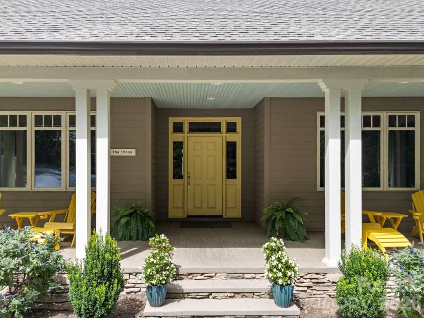 231 Mockingbird Hill Road, Landrum, SC 29356.  MLS# CAR4438526, YatesRealty ID 58889. 