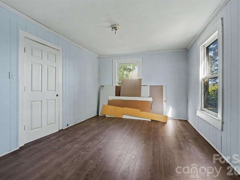11 Circle Street, Great Falls, SC 29055.  MLS# CAR4437572, YatesRealty ID 58895. 
