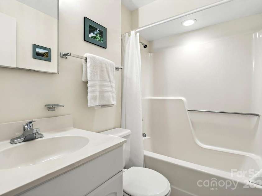 211 Rhododendron Avenue, Black Mountain, NC 28711.  MLS# CAR4307265, YatesRealty ID 589. 