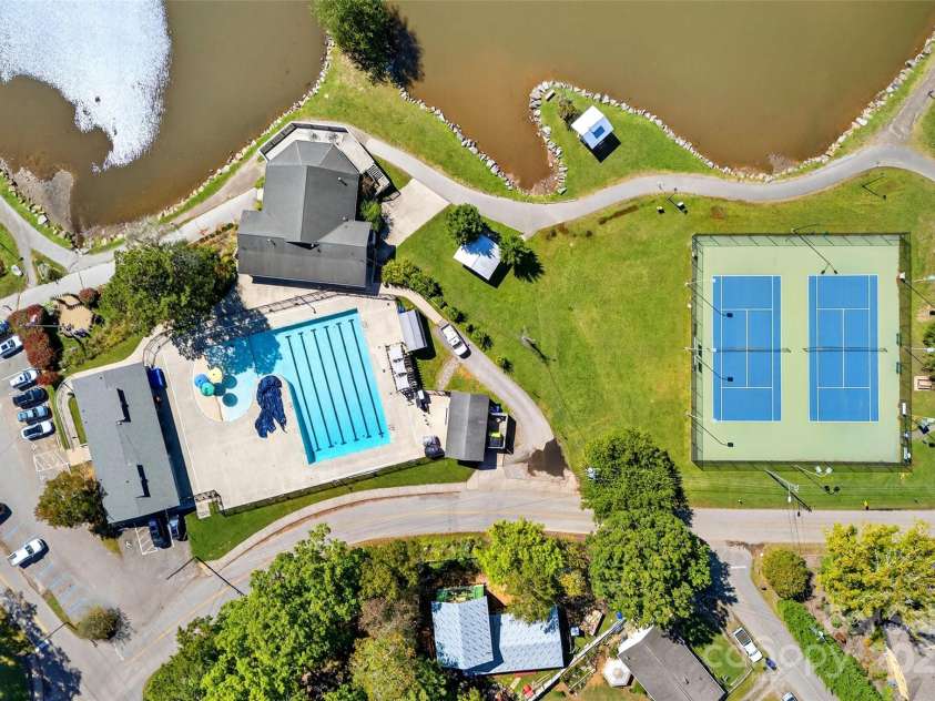 211 Rhododendron Avenue, Black Mountain, NC 28711.  MLS# CAR4307265, YatesRealty ID 589. 