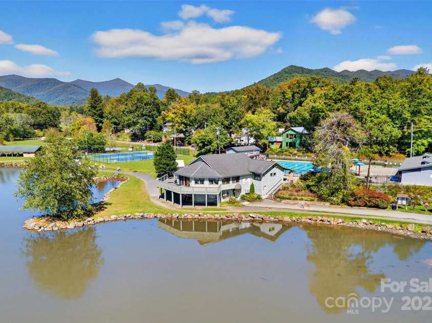 211 Rhododendron Avenue, Black Mountain, NC 28711.  MLS# CAR4307265, YatesRealty ID 589. 