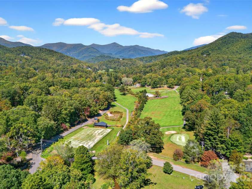 211 Rhododendron Avenue, Black Mountain, NC 28711.  MLS# CAR4307265, YatesRealty ID 589. 