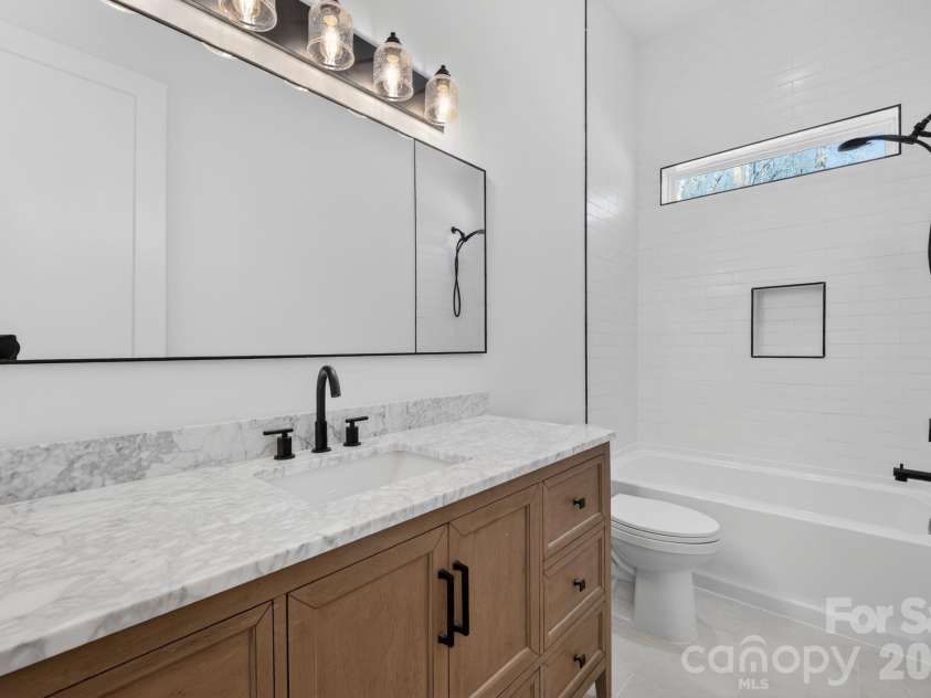 414 Rugby Road, Salisbury, NC 28144.  MLS# CAR4357048, YatesRealty ID 5890. Bathroom #2