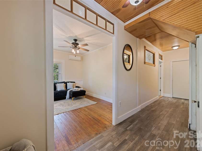 1955 Mockingbird Lane, Sylva, NC 28779.  MLS# CAR4438540, YatesRealty ID 58901. 