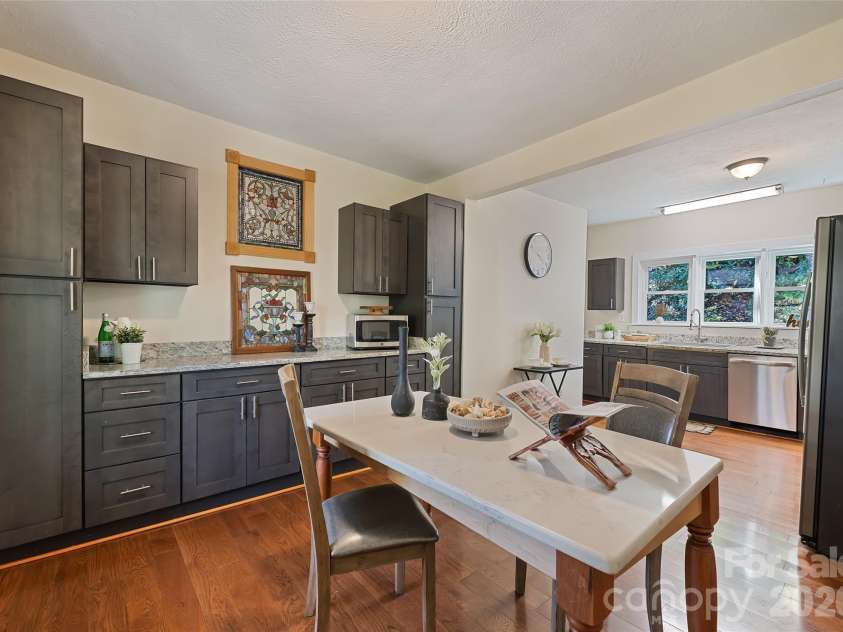 1955 Mockingbird Lane, Sylva, NC 28779.  MLS# CAR4438540, YatesRealty ID 58901. 