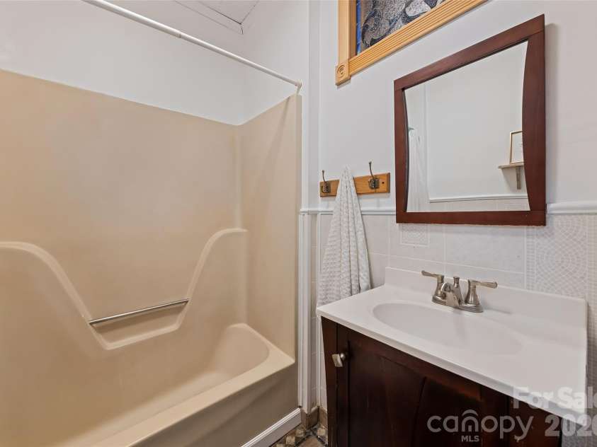 1955 Mockingbird Lane, Sylva, NC 28779.  MLS# CAR4438540, YatesRealty ID 58901. 