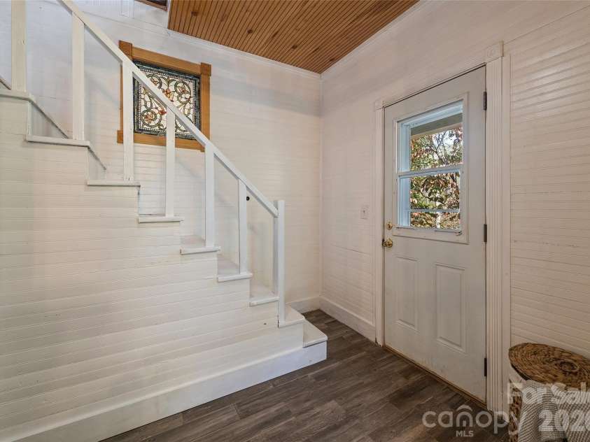 1955 Mockingbird Lane, Sylva, NC 28779.  MLS# CAR4438540, YatesRealty ID 58901. 