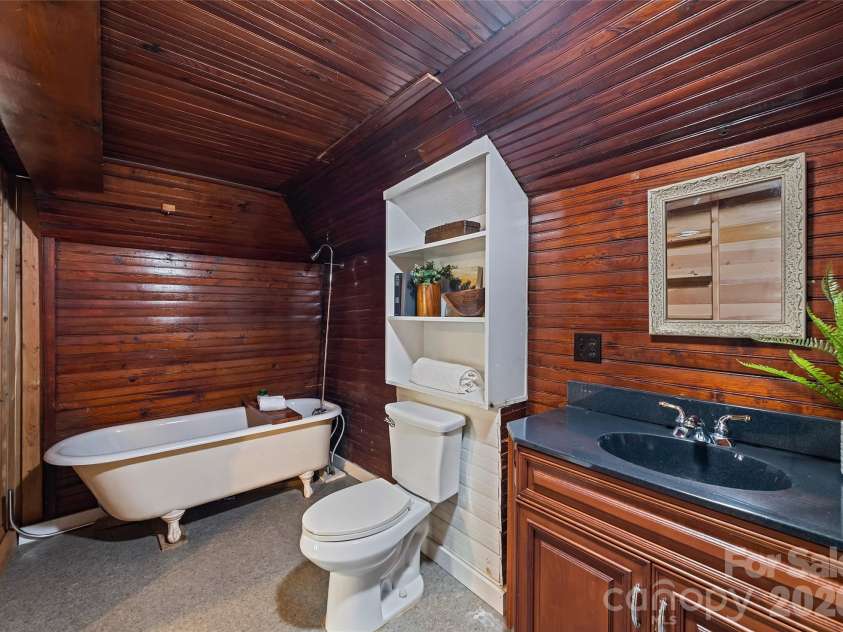 1955 Mockingbird Lane, Sylva, NC 28779.  MLS# CAR4438540, YatesRealty ID 58901. 