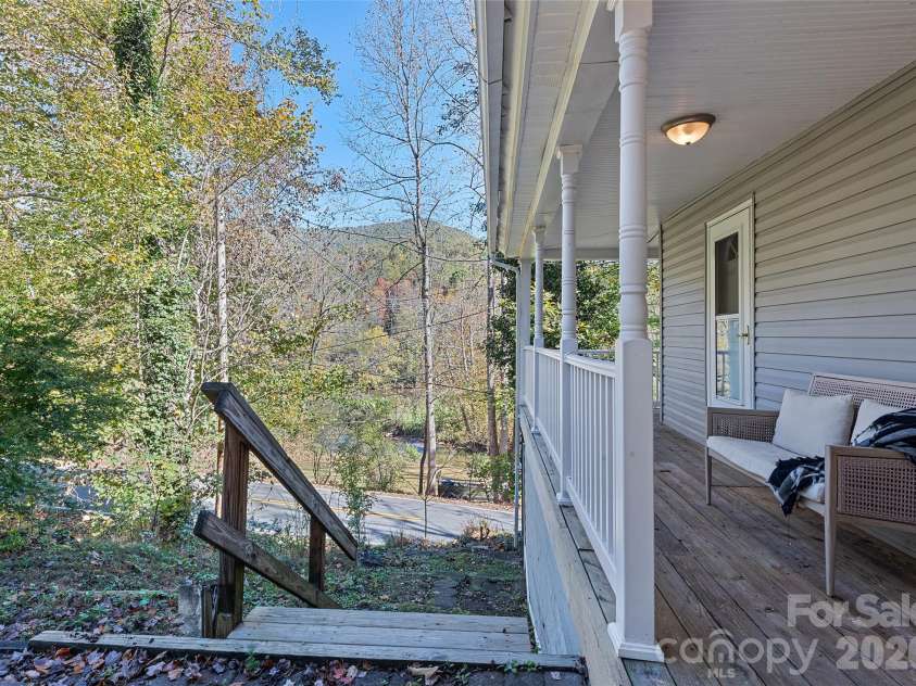 1955 Mockingbird Lane, Sylva, NC 28779.  MLS# CAR4438540, YatesRealty ID 58901. 