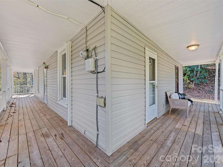1955 Mockingbird Lane, Sylva, NC 28779.  MLS# CAR4438540, YatesRealty ID 58901. 