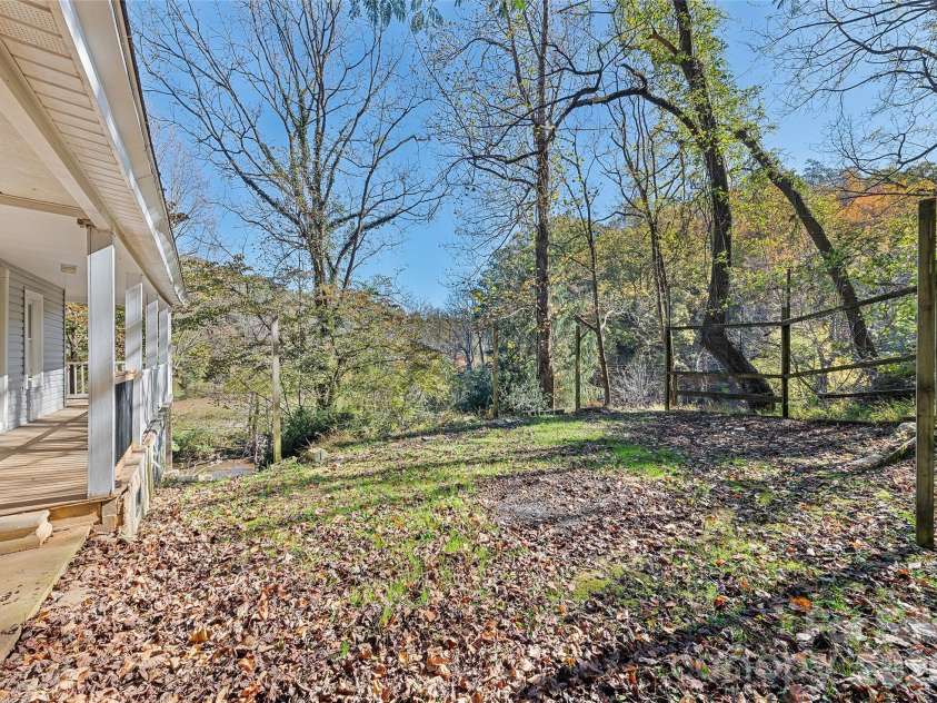 1955 Mockingbird Lane, Sylva, NC 28779.  MLS# CAR4438540, YatesRealty ID 58901. 