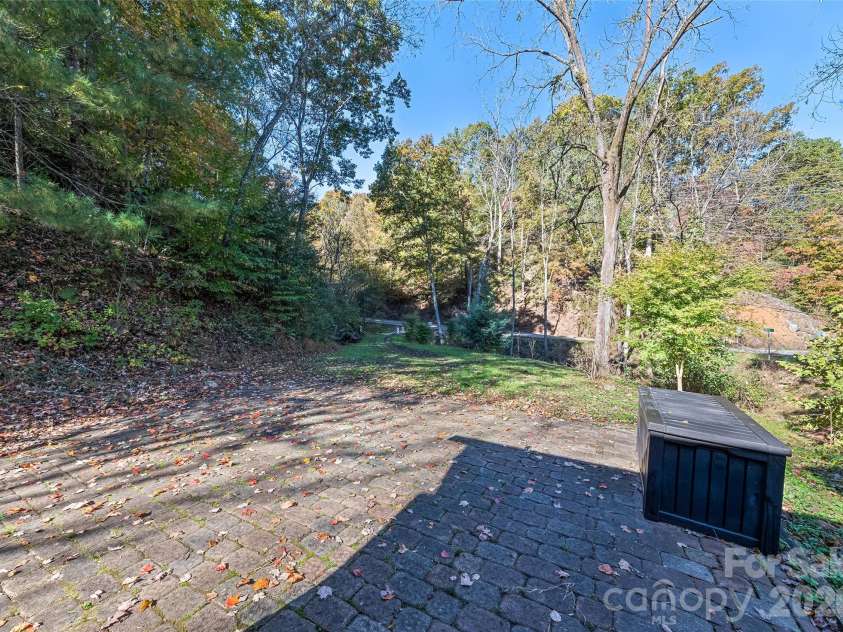 1955 Mockingbird Lane, Sylva, NC 28779.  MLS# CAR4438540, YatesRealty ID 58901. 