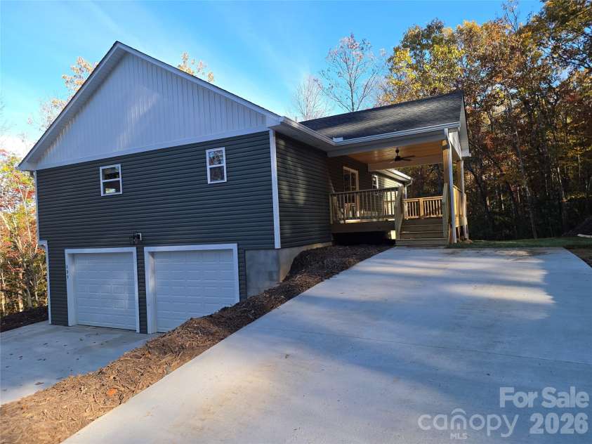 137 Carroll Mountain Road, Horse Shoe, NC 28742.  MLS# CAR4438221, YatesRealty ID 58905. FRONT