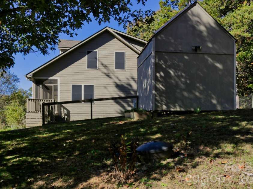 586 Willowby Run, Union Mills, NC 28167.  MLS# CAR4435771, YatesRealty ID 58906. 