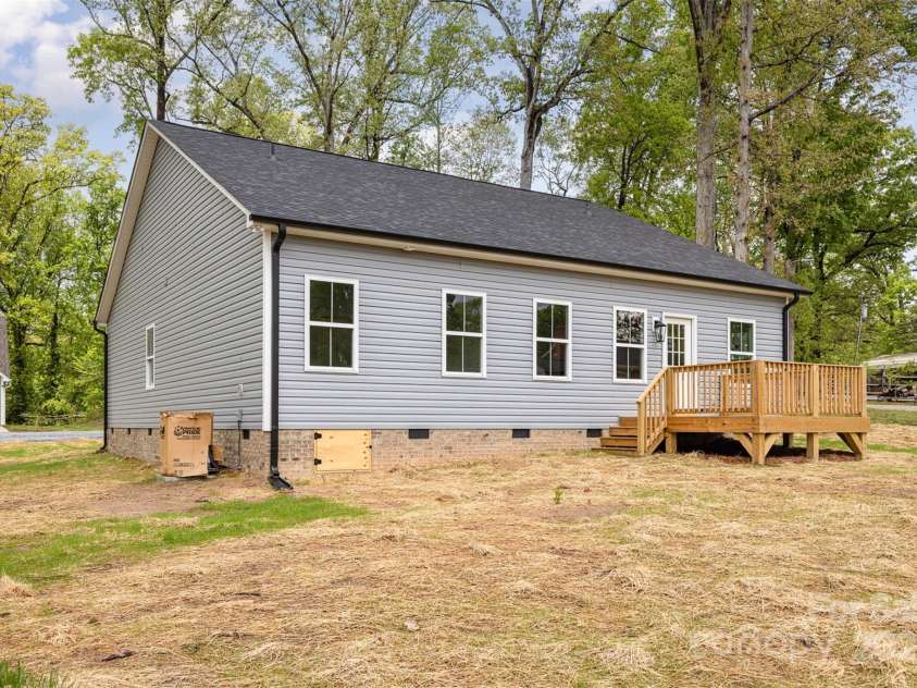 409 Bost Street, Kannapolis, NC 28081.  MLS# CAR4234386, YatesRealty ID 5891. 