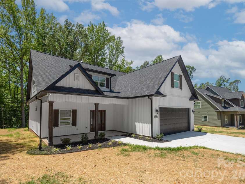 5005 Oconee Drive, Stanley, NC 28164.  MLS# CAR4382432, YatesRealty ID 5891. 