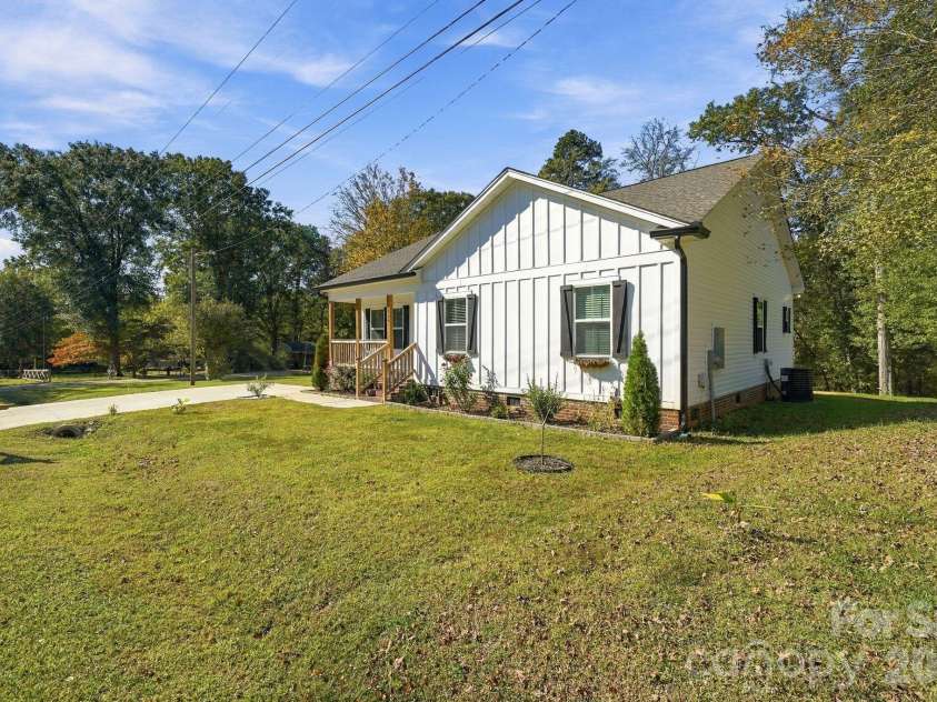 4224 Pebblebrook Circle, Concord, NC 28027.  MLS# CAR4438503, YatesRealty ID 58926. 