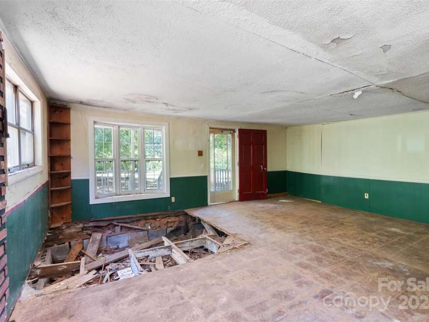 629 Priddy Loop, Stoneville, NC 27048.  MLS# CAR4170192, YatesRealty ID 5893. 