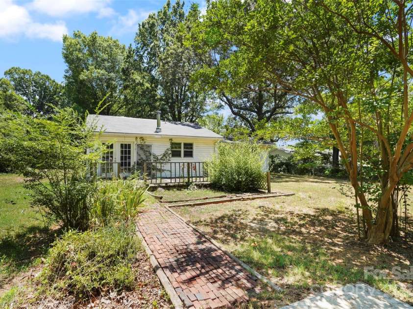 629 Priddy Loop, Stoneville, NC 27048.  MLS# CAR4170192, YatesRealty ID 5893. 