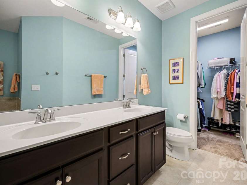 1008 Archibald Avenue, Fort Mill, SC 29708.  MLS# CAR4349204, YatesRealty ID 5894. Main level primary