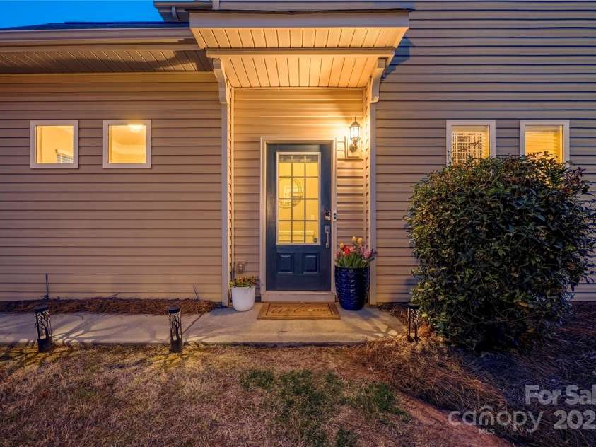 6619 Portland Rose Lane, Charlotte, NC 28210.  MLS# CAR4241959, YatesRealty ID 5894. 