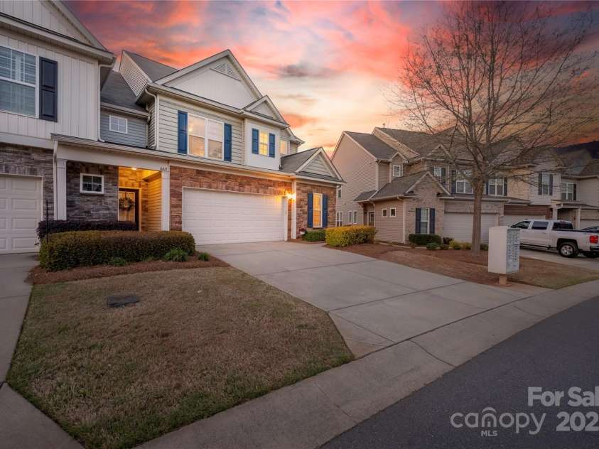 6619 Portland Rose Lane, Charlotte, NC 28210.  MLS# CAR4241959, YatesRealty ID 5894. 