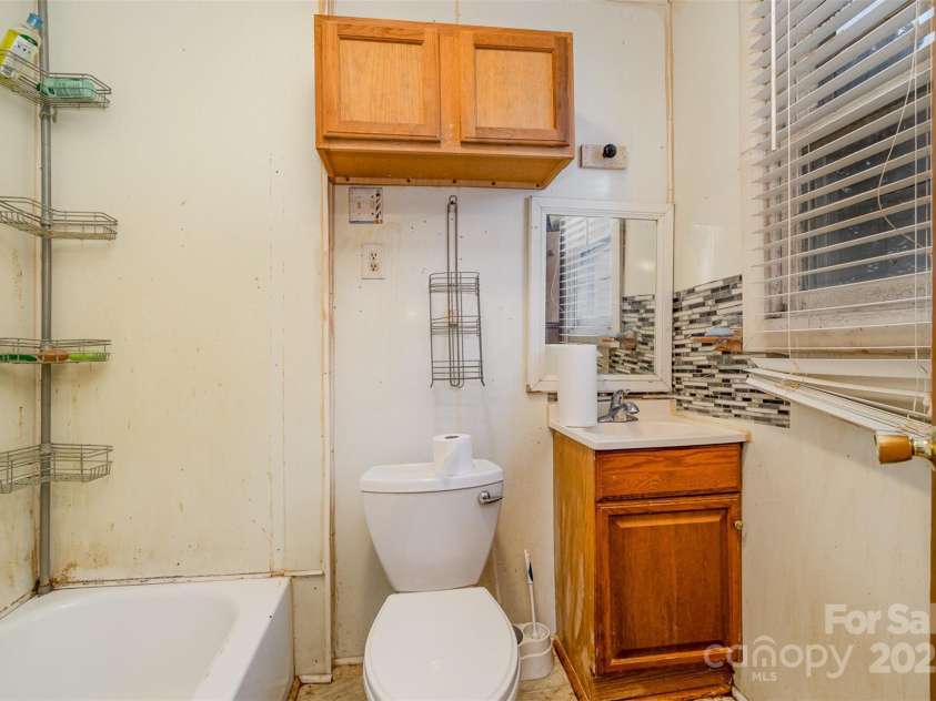 202 Hovis Road, Stanley, NC 28164.  MLS# CAR4227810, YatesRealty ID 5895. 