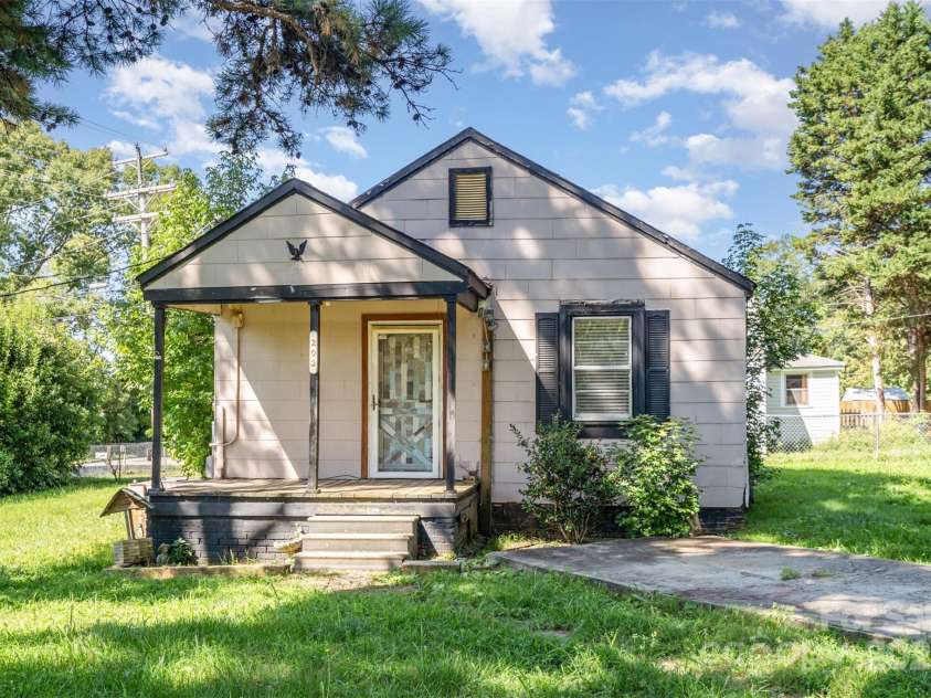 202 Hovis Road, Stanley, NC 28164.  MLS# CAR4227810, YatesRealty ID 5895. 