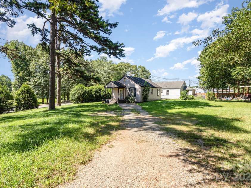 202 Hovis Road, Stanley, NC 28164.  MLS# CAR4227810, YatesRealty ID 5895. 