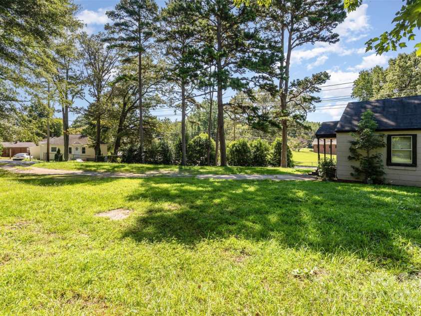 202 Hovis Road, Stanley, NC 28164.  MLS# CAR4227810, YatesRealty ID 5895. 