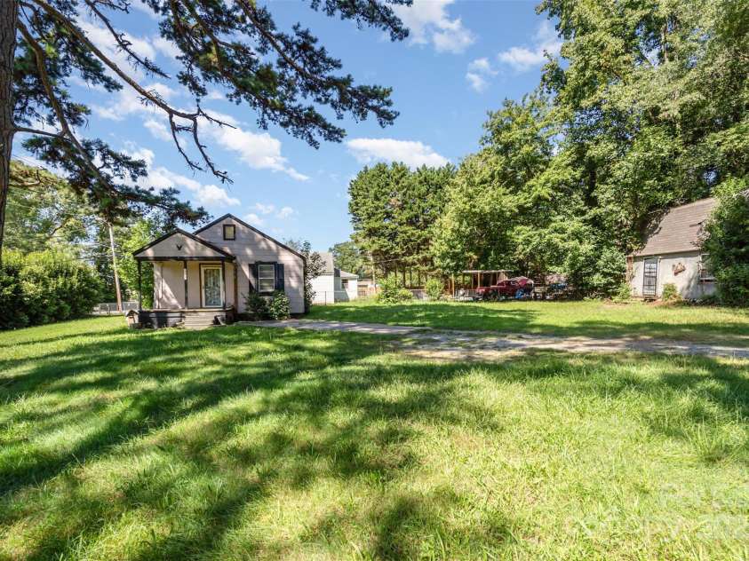 202 Hovis Road, Stanley, NC 28164.  MLS# CAR4227810, YatesRealty ID 5895. 