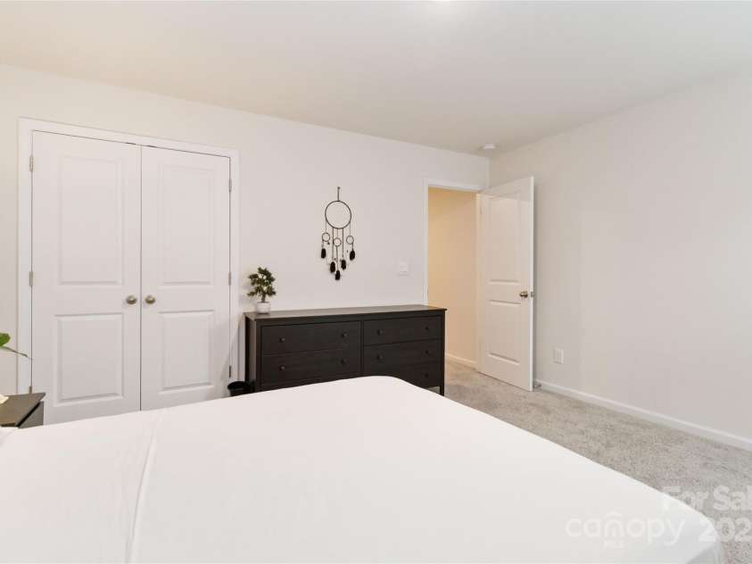 2147 Eastway Drive, Dallas, NC 28034.  MLS# CAR4313585, YatesRealty ID 5895. 