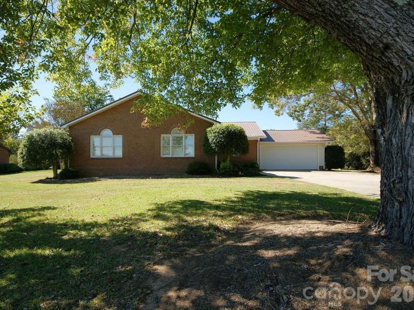 2122 Griffith Road, Monroe, NC 28112.  MLS# CAR4436310, YatesRealty ID 58954. 
