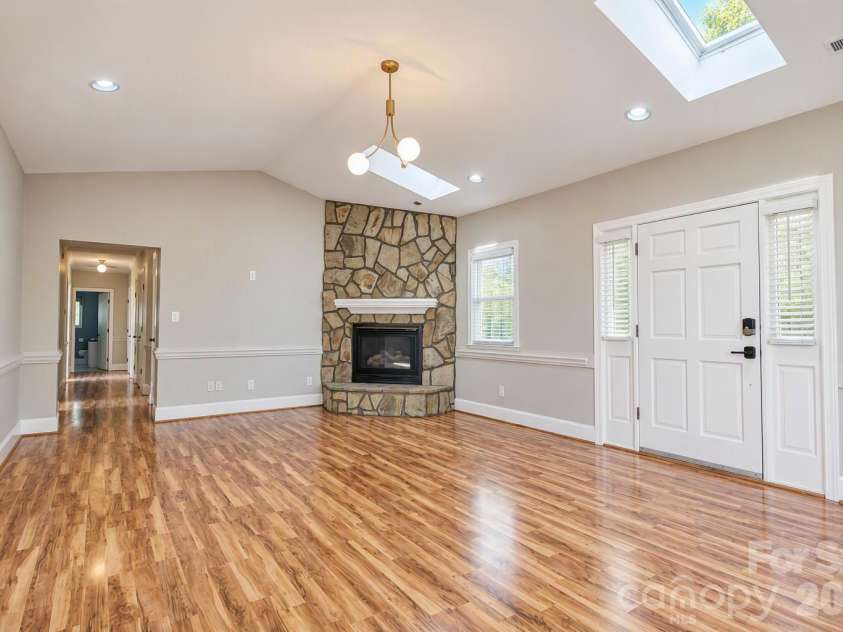 2122 Griffith Road, Monroe, NC 28112.  MLS# CAR4436310, YatesRealty ID 58954. 