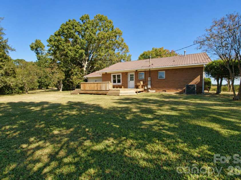 2122 Griffith Road, Monroe, NC 28112.  MLS# CAR4436310, YatesRealty ID 58954. 