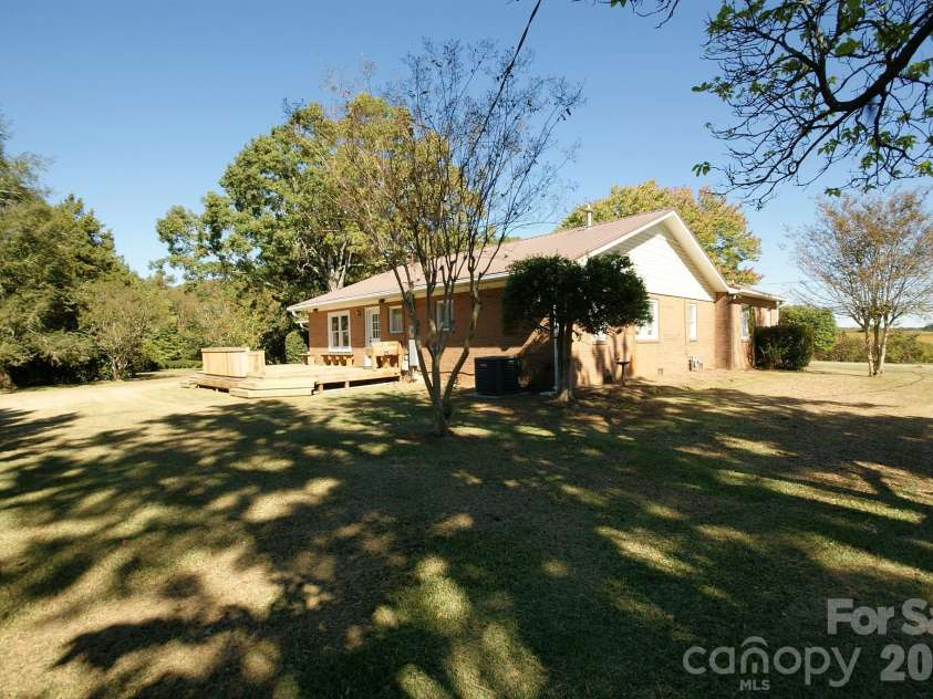 2122 Griffith Road, Monroe, NC 28112.  MLS# CAR4436310, YatesRealty ID 58954. 