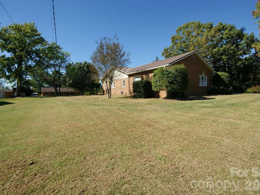 2122 Griffith Road, Monroe, NC 28112.  MLS# CAR4436310, YatesRealty ID 58954. 