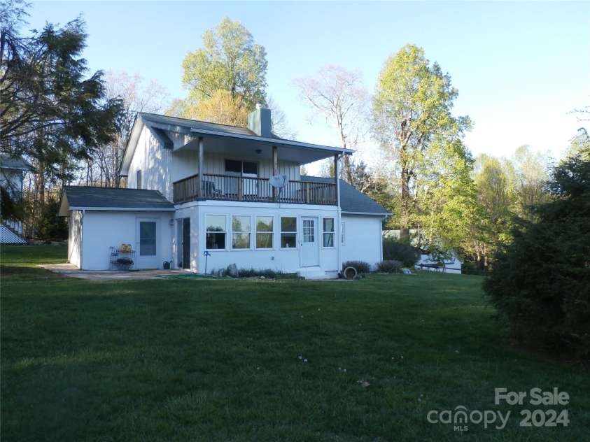 288 Firetower Road, Spruce Pine, NC 28777.  MLS# CAR4135750, YatesRealty ID 5896. 