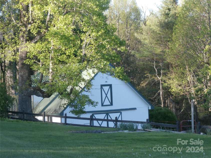 288 Firetower Road, Spruce Pine, NC 28777.  MLS# CAR4135750, YatesRealty ID 5896. Barn