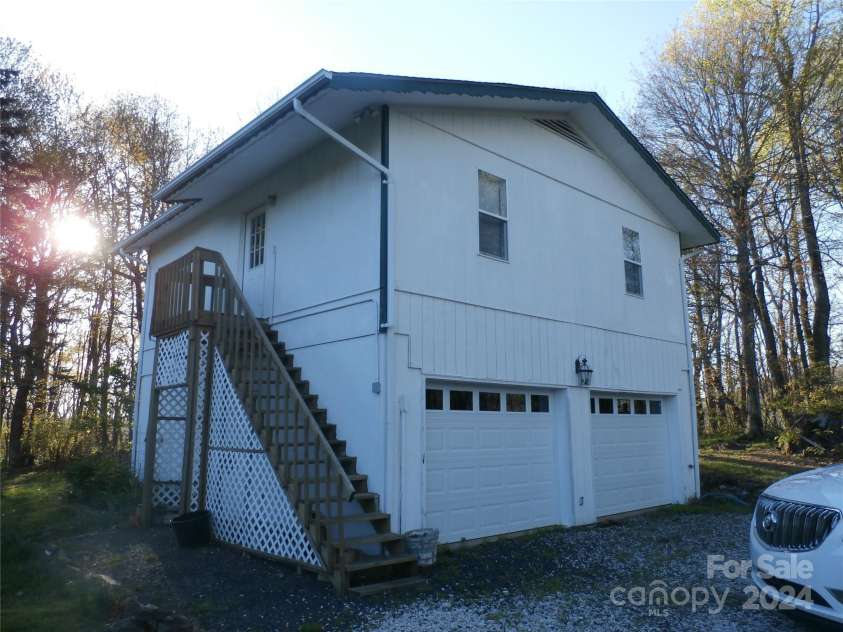 288 Firetower Road, Spruce Pine, NC 28777.  MLS# CAR4135750, YatesRealty ID 5896. Garage/apartment