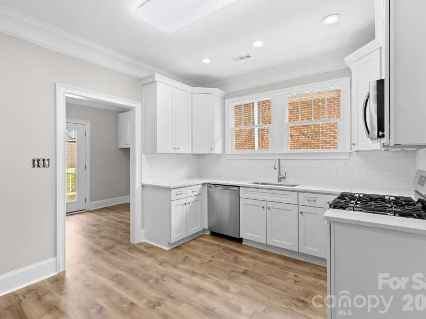 302 Gay Street, Lancaster, SC 29720.  MLS# CAR4311313, YatesRealty ID 5897. 