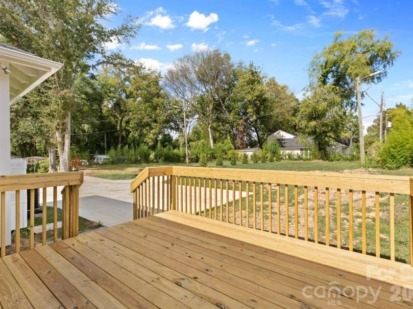 302 Gay Street, Lancaster, SC 29720.  MLS# CAR4311313, YatesRealty ID 5897. New Deck