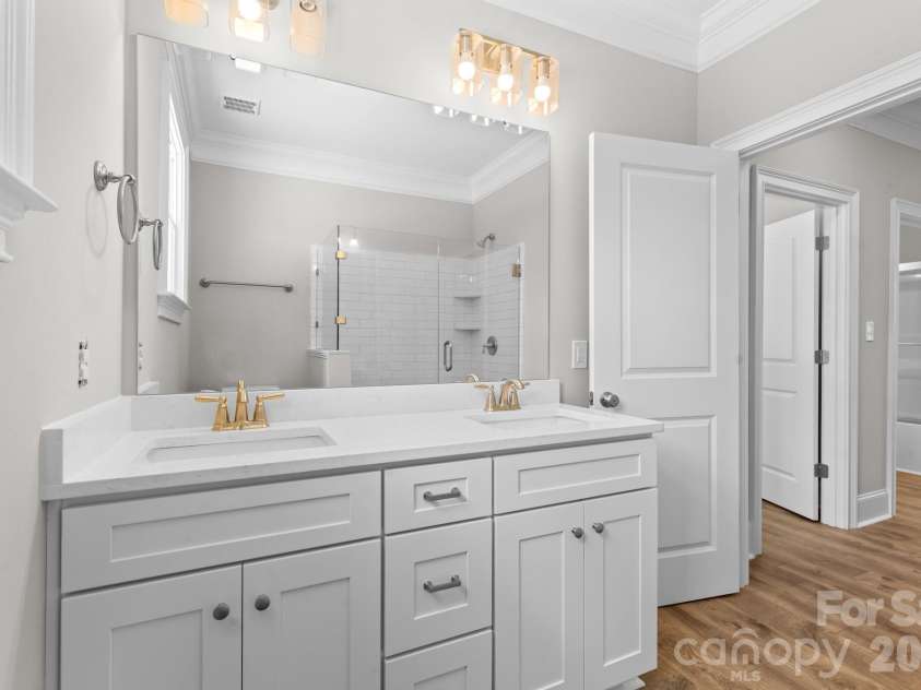 302 Gay Street, Lancaster, SC 29720.  MLS# CAR4311313, YatesRealty ID 5897. Primary Bath